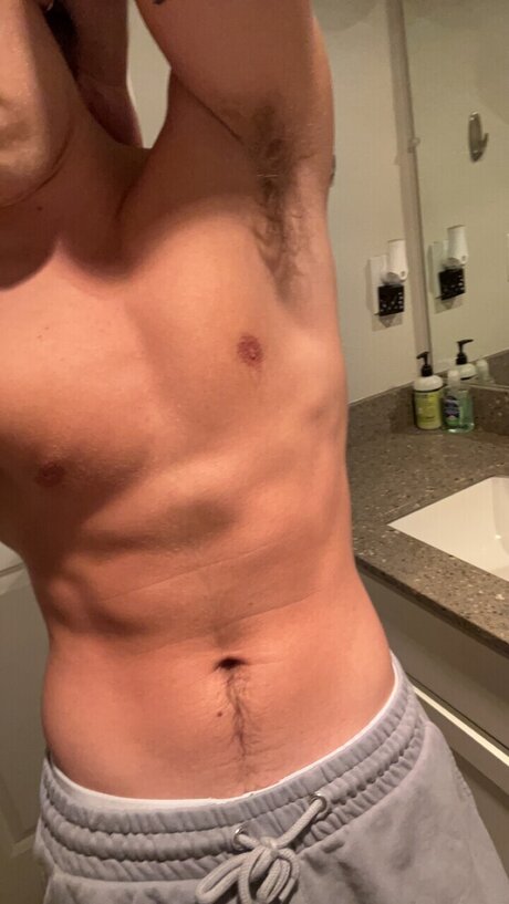 An Uncut Gem model nacktheit archiv