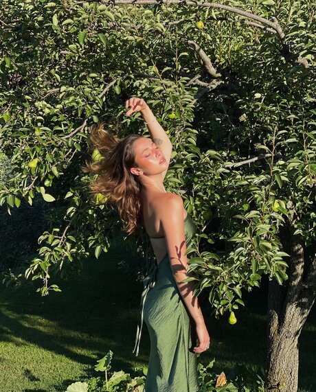 erdbeermilch onlyfans top heiße bilder