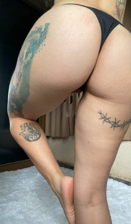 Ju Vampira kunst porno galerie