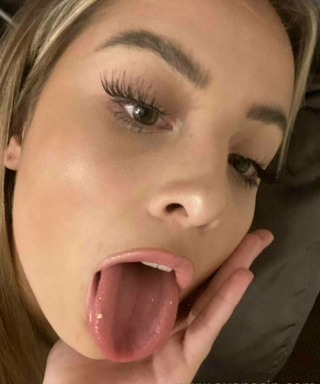 dünne schwarze teenager-onlyfans hübsche nackte bilder