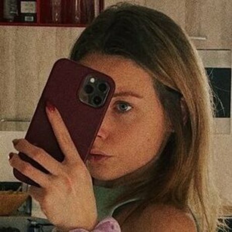 babysitter-onlyfans sexy perfekte bild