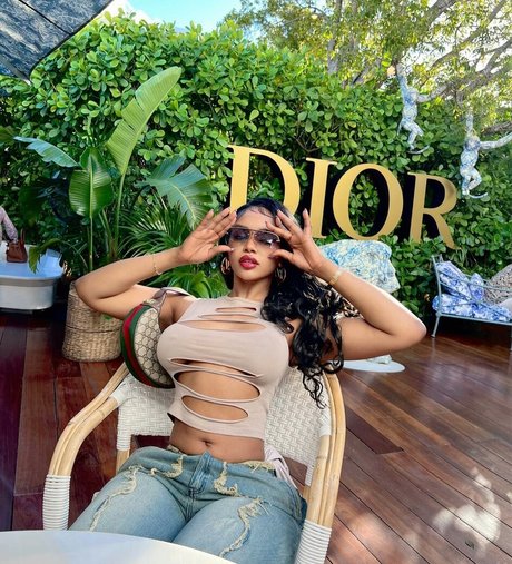 kurvige milf-onlyfans porno nacktheit bild