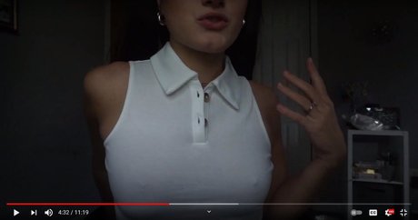 blonde heiße frau onlyfans erotische pornografische foto