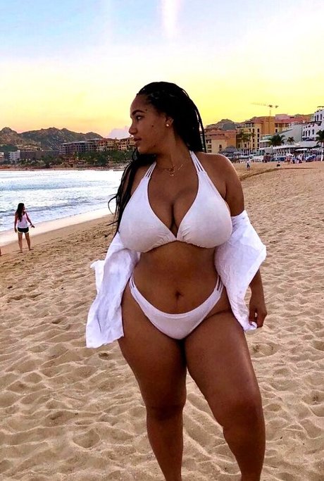 vollbusige rothaarige teen onlyfans schöne erwachsene bild