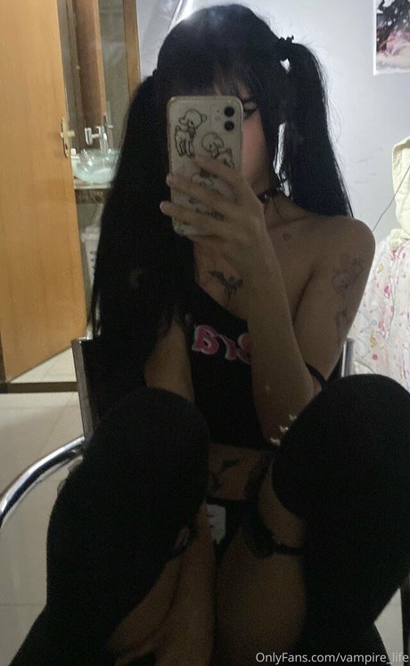 Mille Tsuki nackt erwachsene archiv