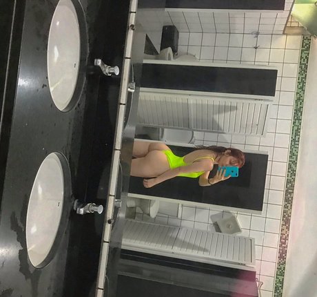 Cyellen alexandra erotische schöne archiv