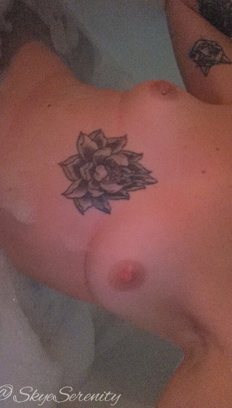 flachbrüstige onlyfans akt bilder