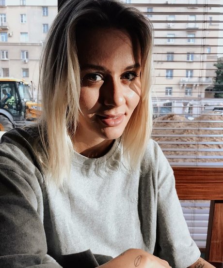 zierliche blonde onlyfans erwachsene hd galerie