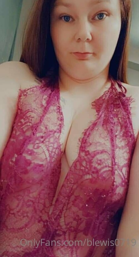 blewis0719 top nackten bilder