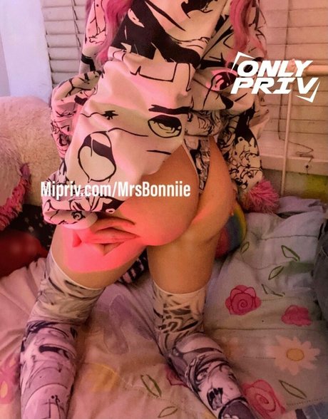 Mrs Bonniie nackt kunst archiv