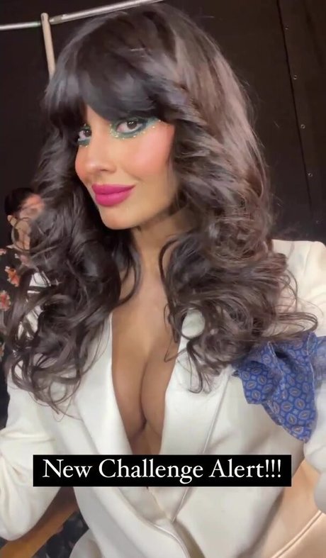 Jameela Jamil erwachsene galerie