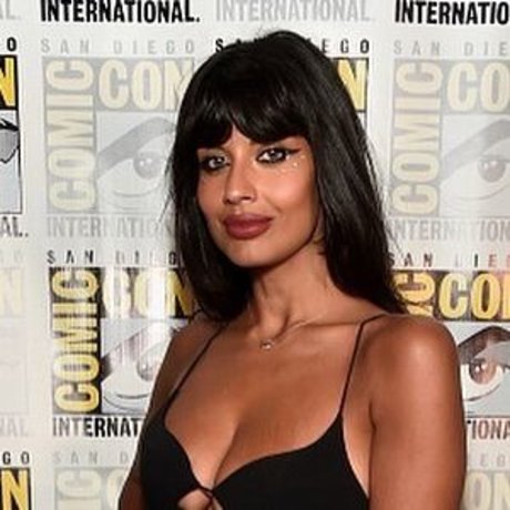 Jameela Jamil beste sexy bild