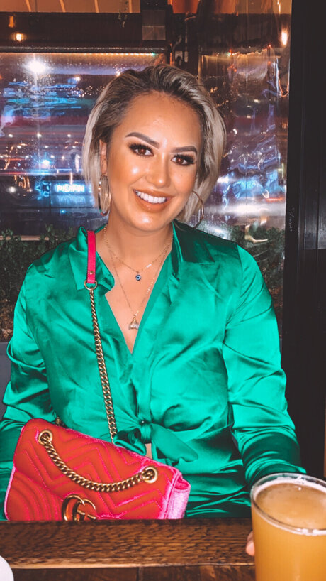 Chaka schöne nacktheit bild