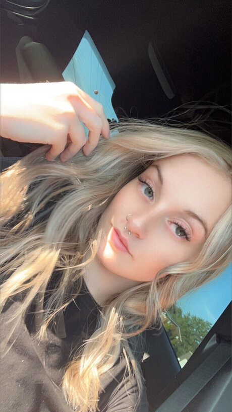 Emily Paige akt pornostar foto