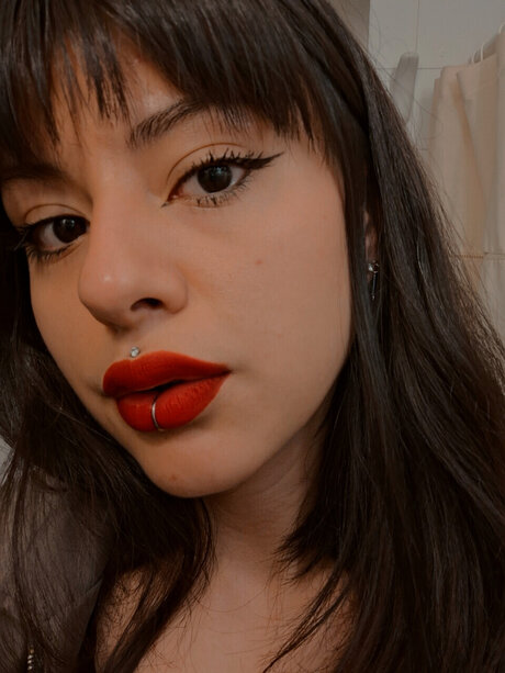 maskenbildnerin onlyfans freie exklusive bild