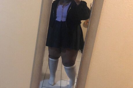 zierliche brünette nur fans xxx akt galerie