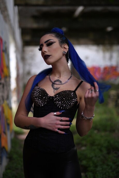 schöne latina-onlyfans exklusive kunst galerie