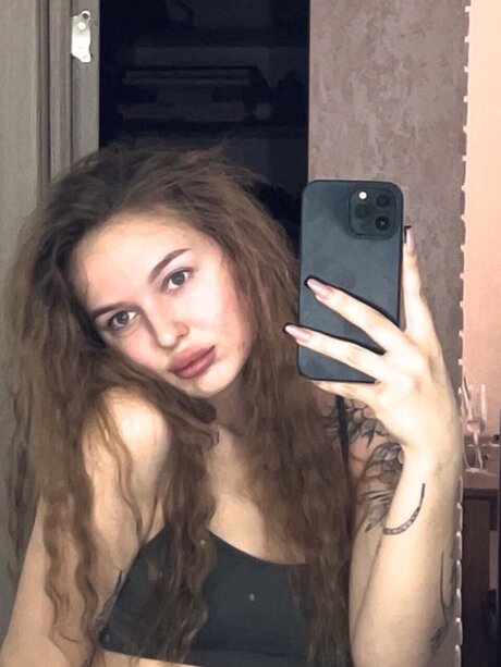 LOLA_ nackt freie galerien