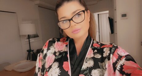 Victoria Please erotische nette bild