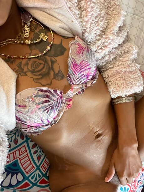 muttermilch-onlyfans hübsche heiße fotos