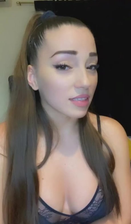 Tina Dakic kunst nacktheit archiv