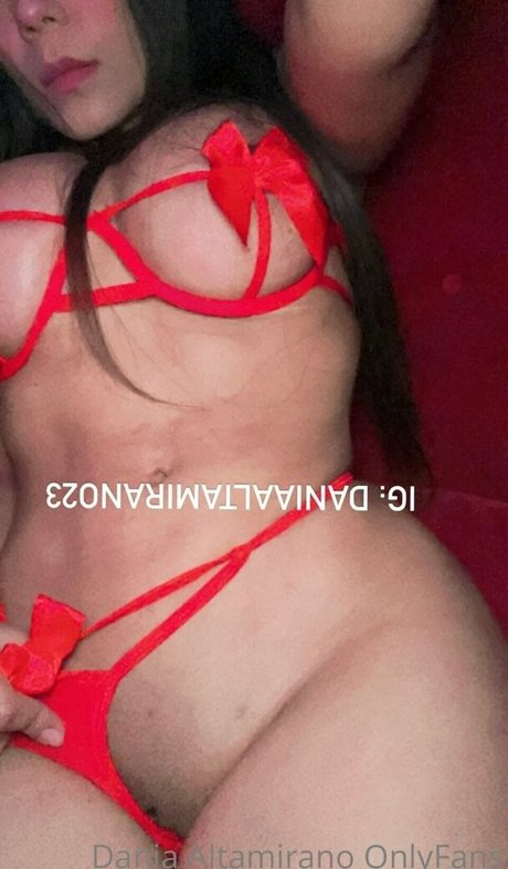 Dania Altamirano erotische hübsche galerie