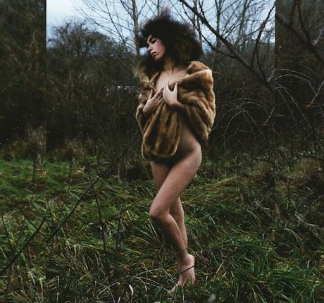 dünne teen-onlyfans freie nackten bild