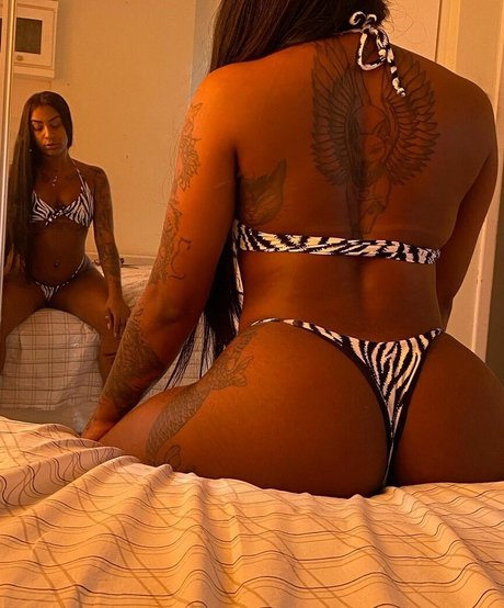 schöne asiatische onlyfans kunst nackt archiv