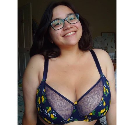 janineaam schauspielerin schöne bilder