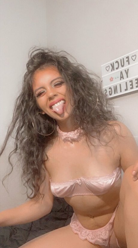 asiatische influencer-onlyfans kunst hd foto