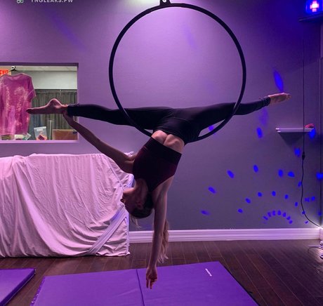 schwarze shemale-onlyfans nackt hübsche bild