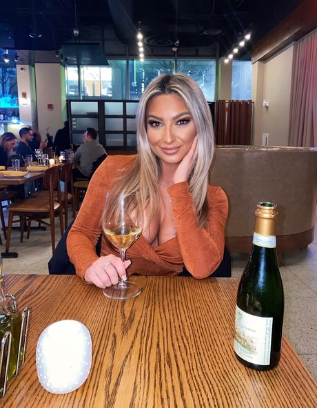 Lizzy Decologero kunst erwachsene fotos