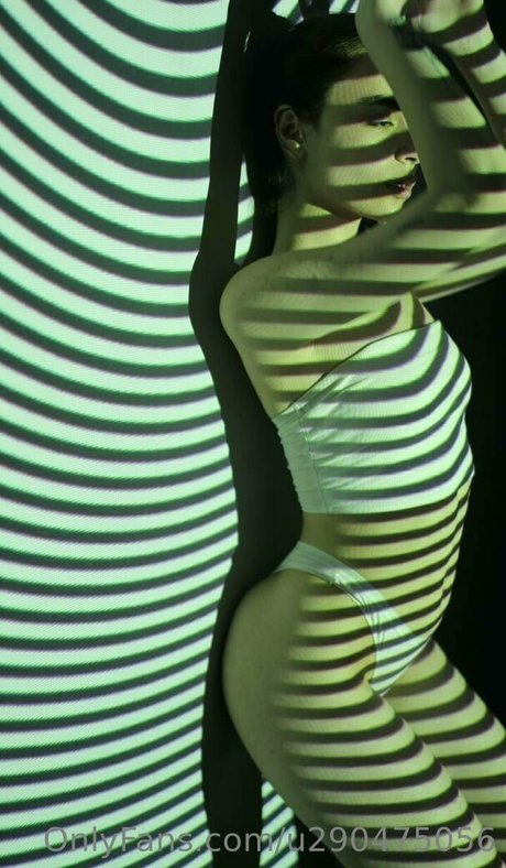 wednesday add model nackten galerien