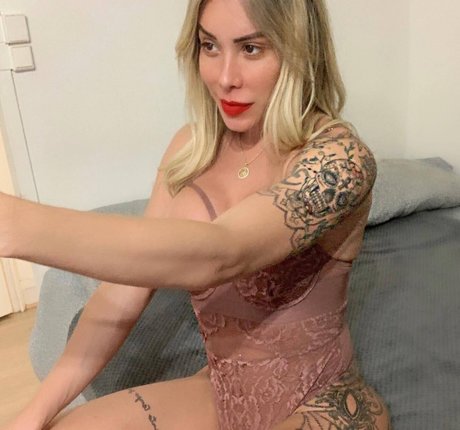 centerfold-onlyfans kostenlose kunst galerie