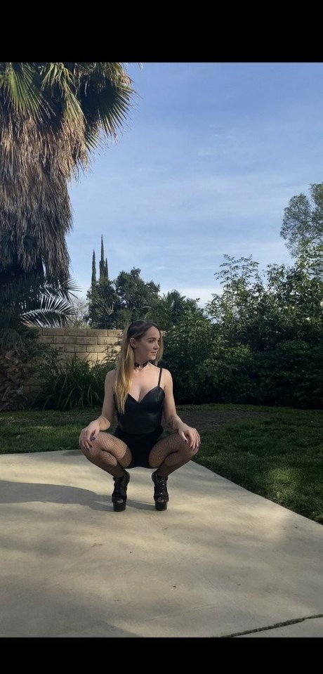 Nikole Nash xxx schöne bild