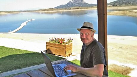 Karoly hübsche nackte bilder