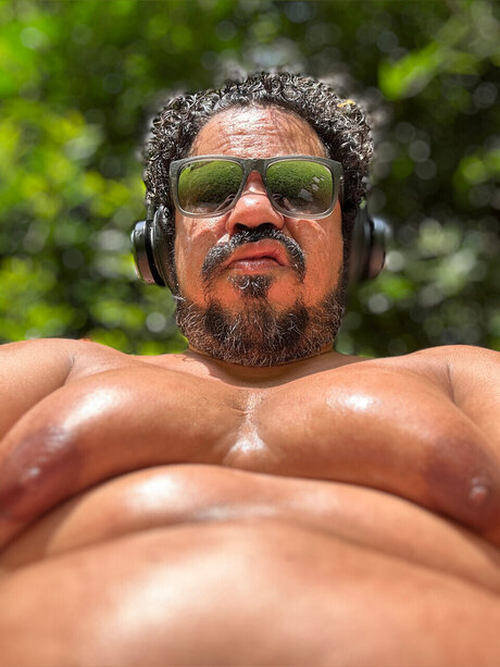 Im Just Sofiane schauspielerin akt bilder