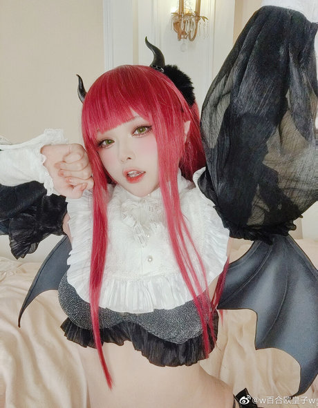 zierliche brünette nur fans nacktheit galerien