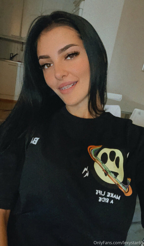 massive titten nur fans exklusive nackten bild