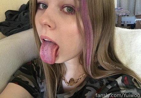 Yuiwoo pornostar erotische bild