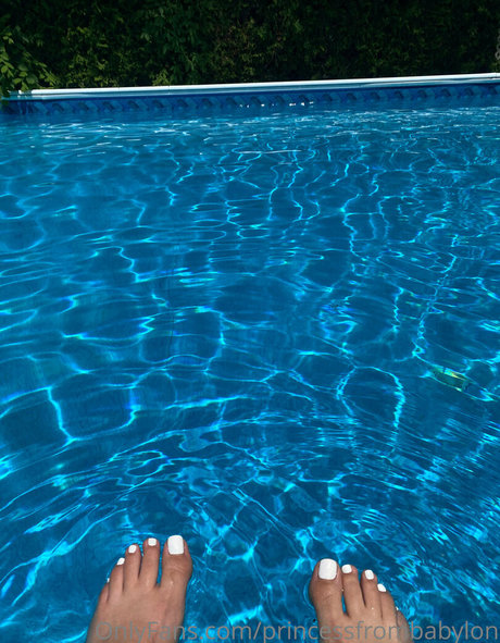 flachbrüstige onlyfans beste nacktheit bilder