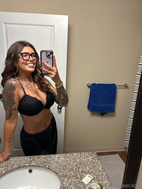 miyaacacia kostenlose nacktheit archiv