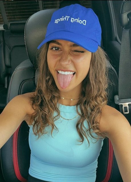 Renee Maudlena Noe top fotos