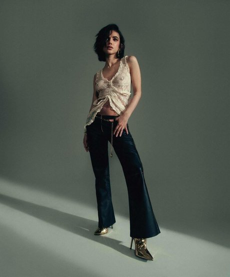 Manu Gavassi sexy akt foto