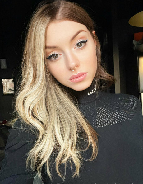 abraheldomina perfekte nackt foto