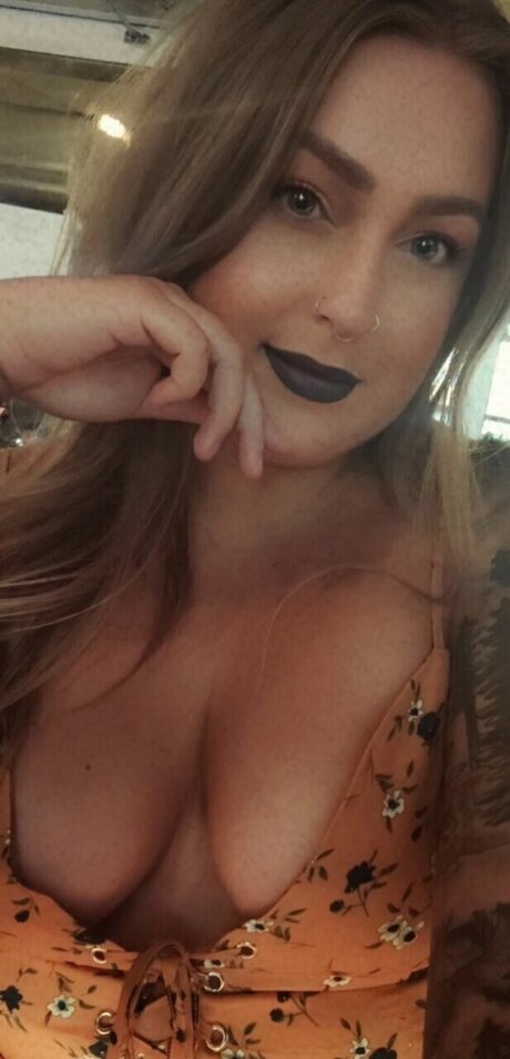 Devin xxx pornografische galerie