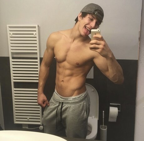 strandblondine onlyfans schöne akt archiv