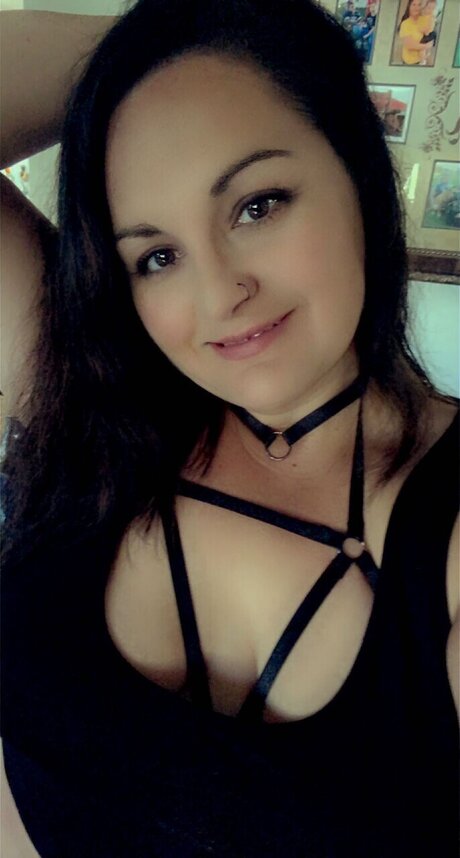 dünnes model onlyfans kunst nackte bilder