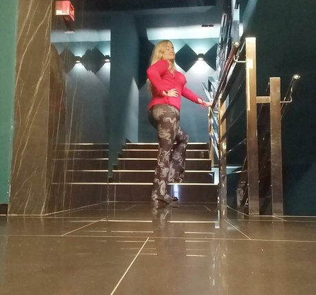 Dejana Savi model porno bild