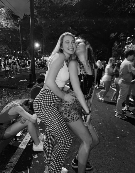 dünne schwarze teenager-onlyfans beste nackten bilder